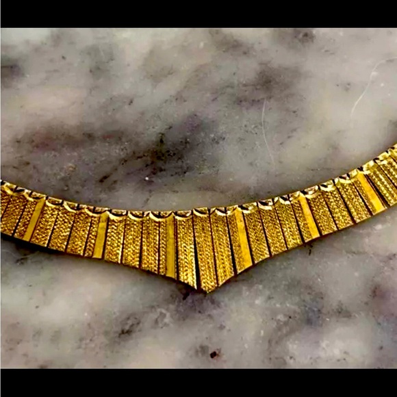 ✨SOLD✨ 14K Gold Vintage Etched Collar Necklace 28.6g - Picture 8 of 11